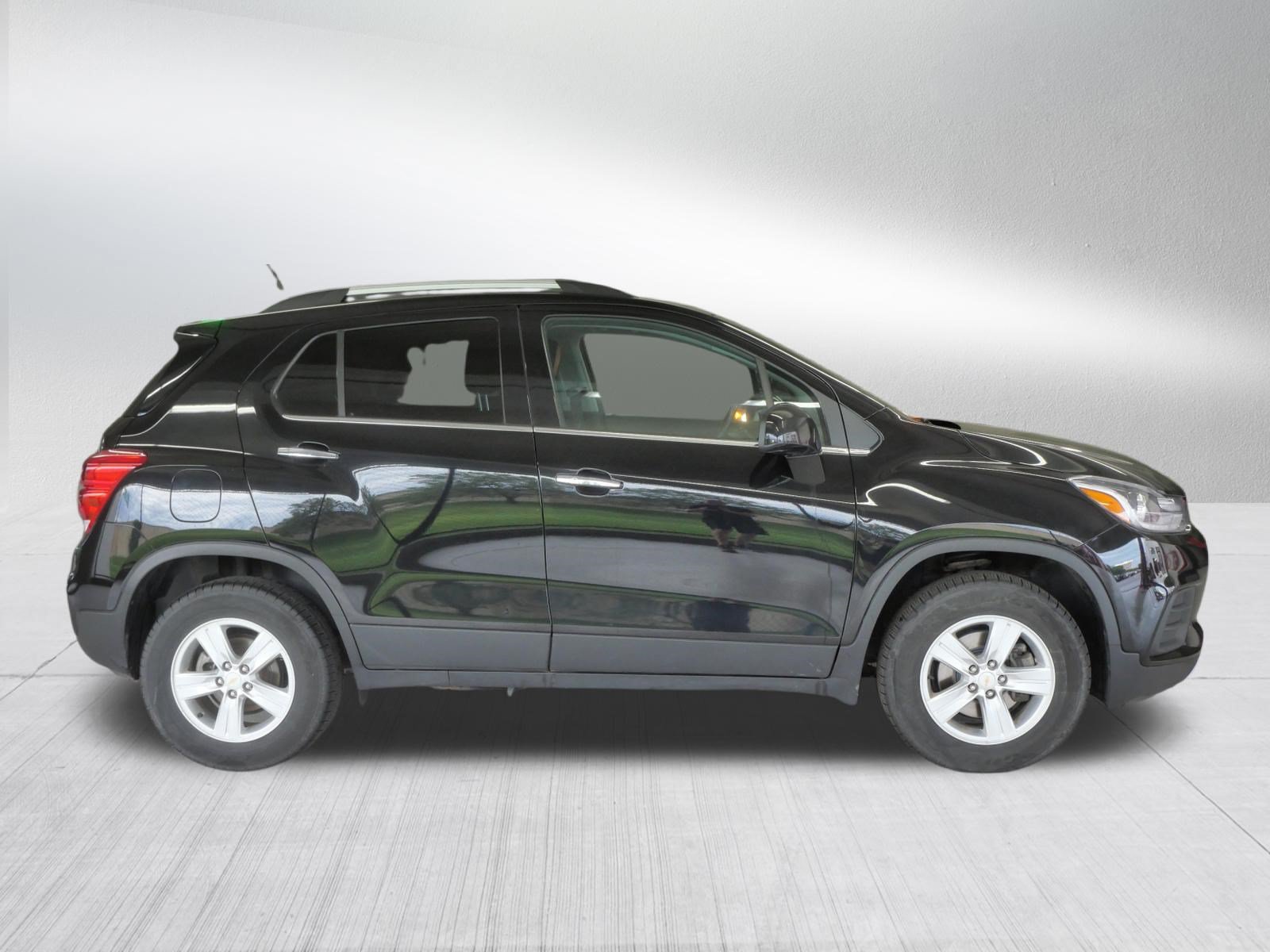 Used 2020 Chevrolet Trax LT w/ LT Convenience Package AWD/4WD image 8