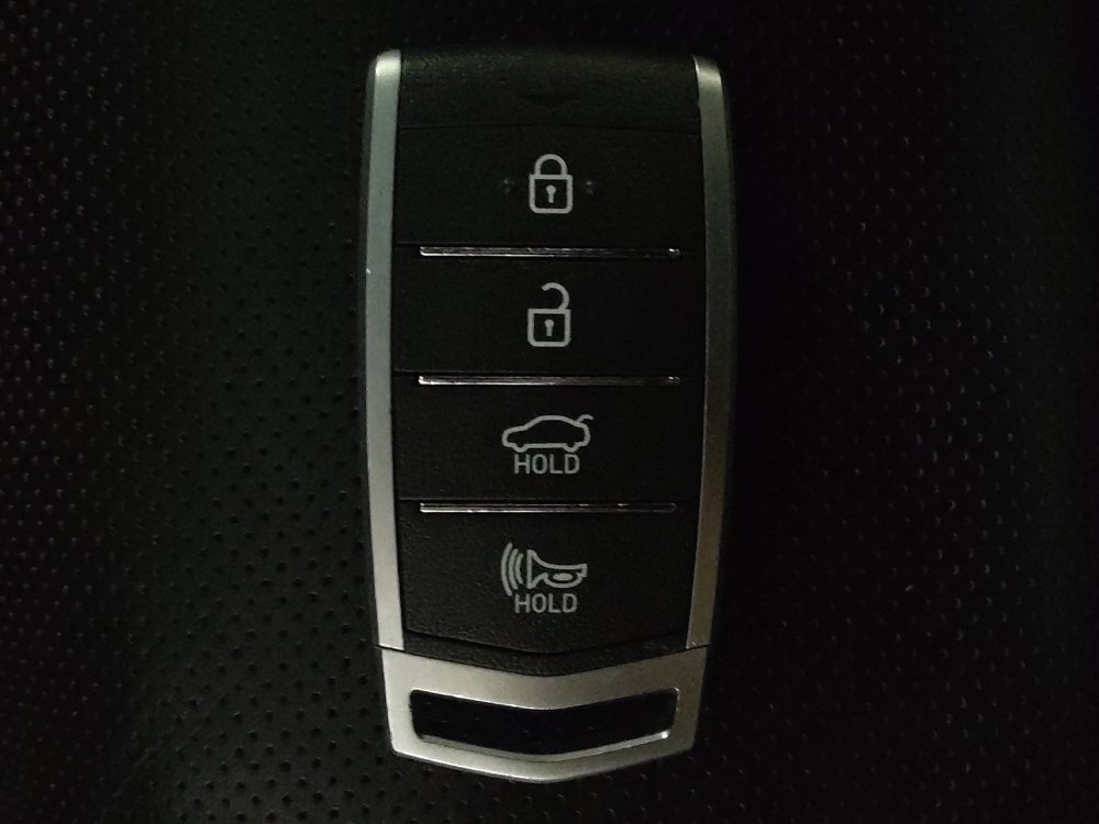 Used 2018 Genesis G80 3.3T Sport image 32