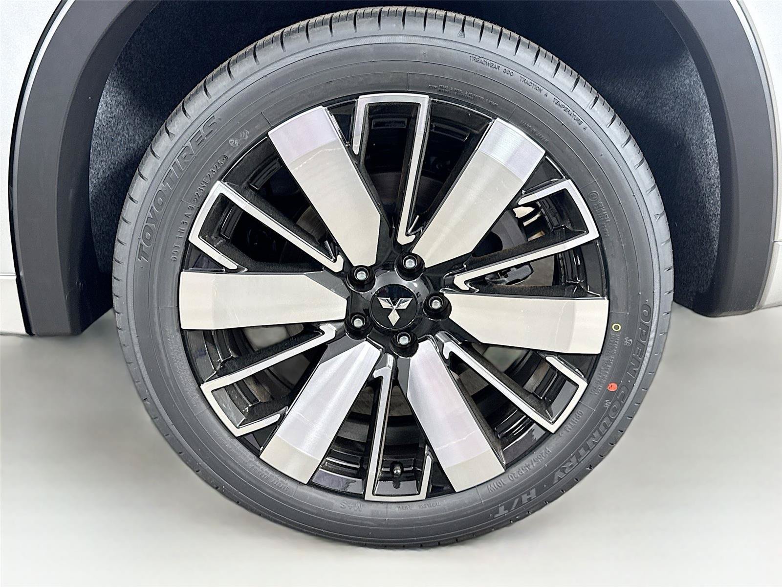 New 2026 Mitsubishi Outlander SEL FWD image 29
