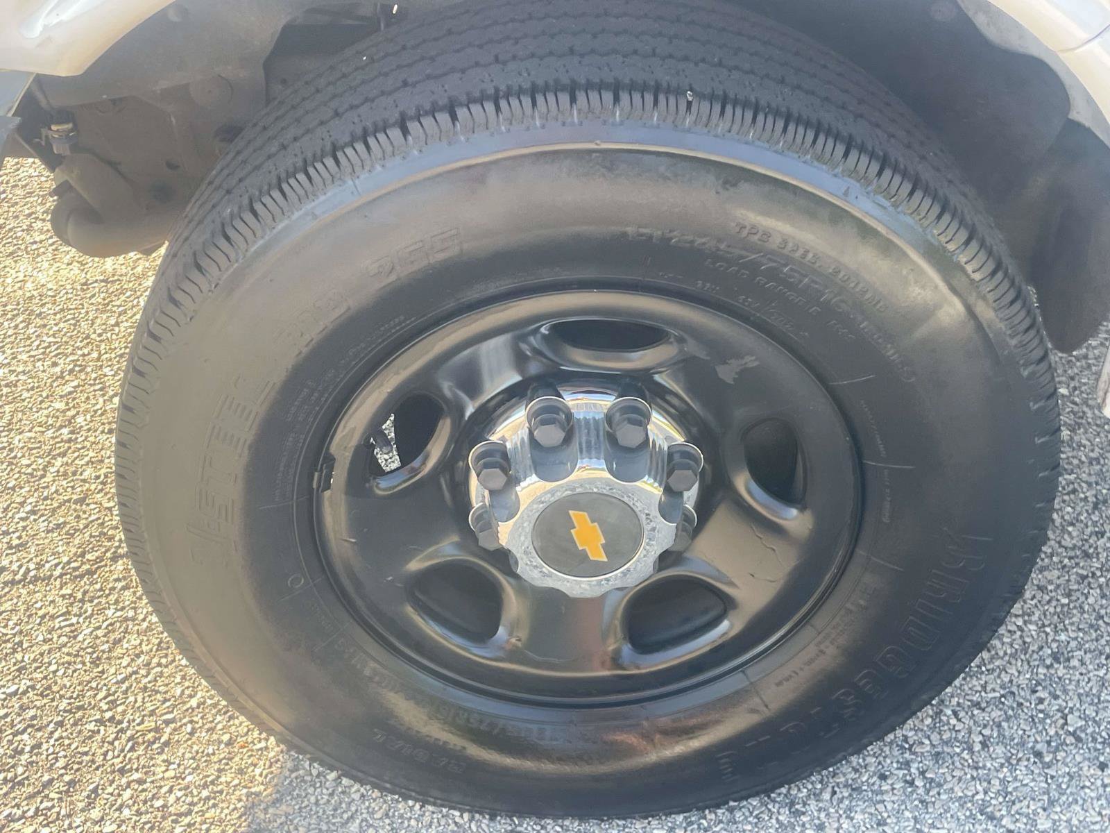 Used 2015 Chevrolet Express 2500 RWD image 9