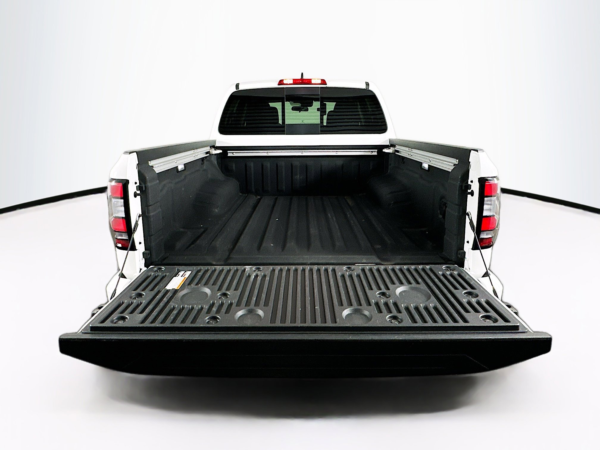 Used 2024 Nissan Frontier SV w/ SV Convenience Package image 27