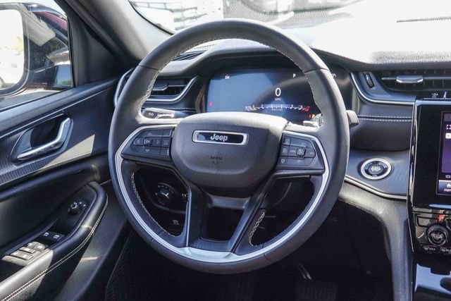 Used 2024 Jeep Grand Cherokee Altitude image 15
