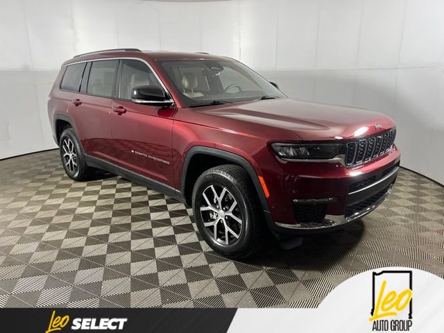 Used 2023 Jeep Grand Cherokee L Limited w/ Luxury Tech Group II AWD/4WD image 2