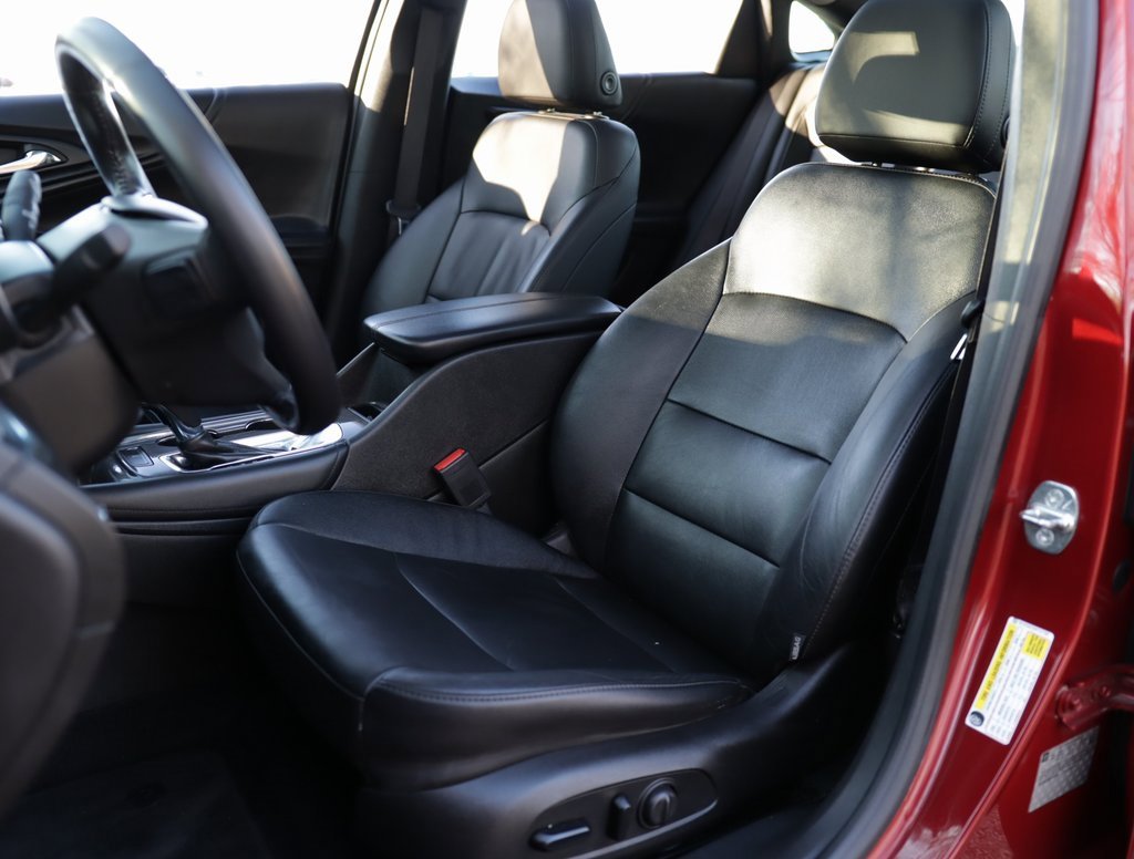 Used 2017 Chevrolet Malibu LT w/ Leather Package image 20