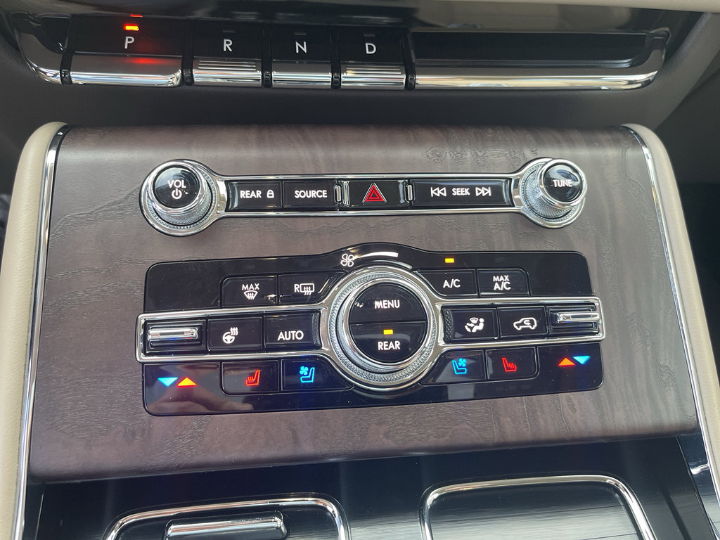 Used 2021 Lincoln Aviator Grand Touring w/ Equipment Group 302A AWD/4WD image 19