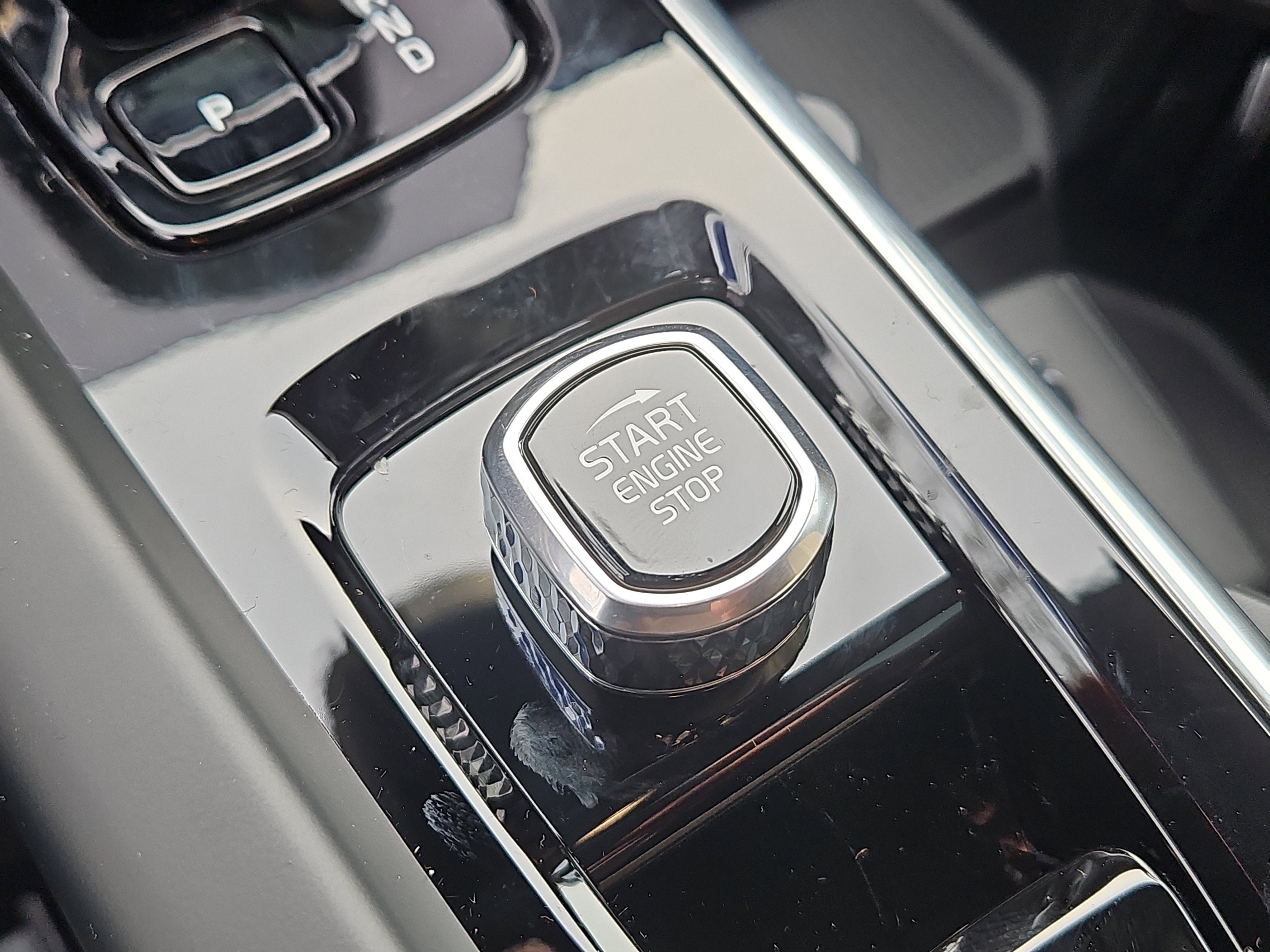 New 2026 Volvo XC60 T8 Plus w/ Protection Package Premier image 15