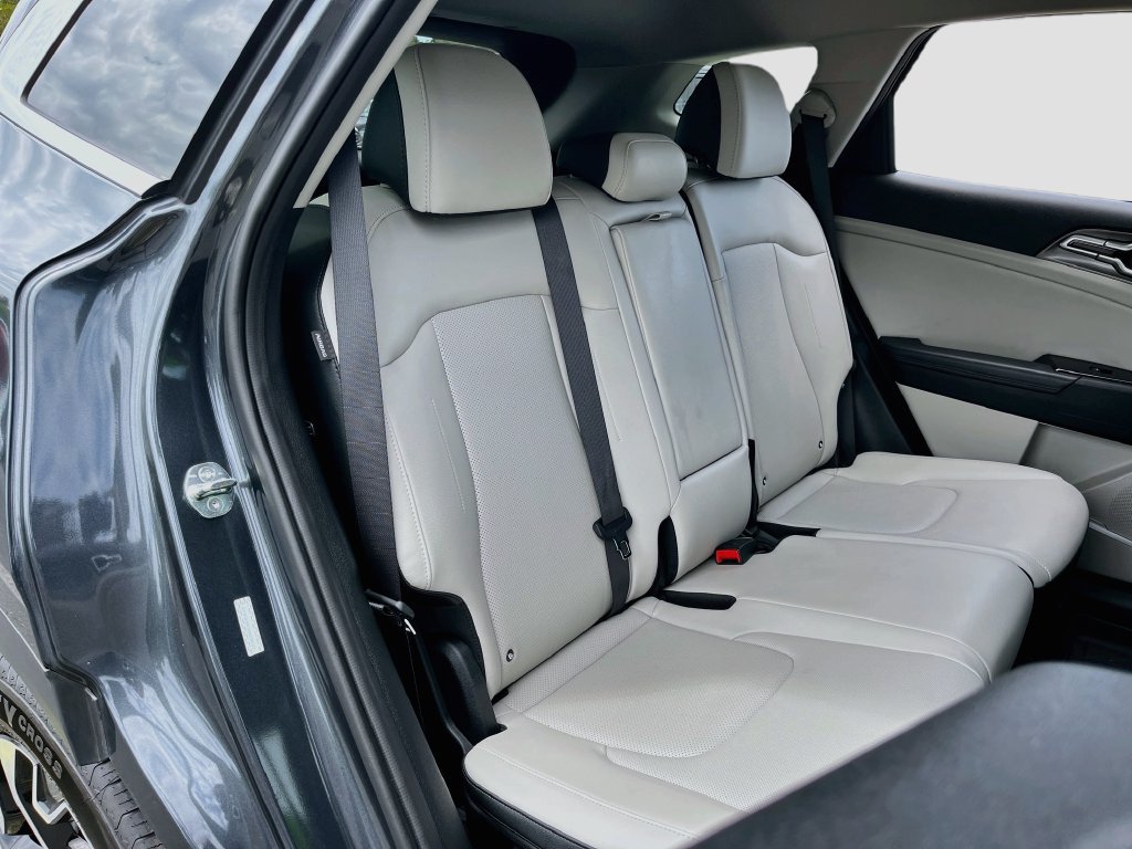 Used 2025 Kia Sportage EX FWD image 26