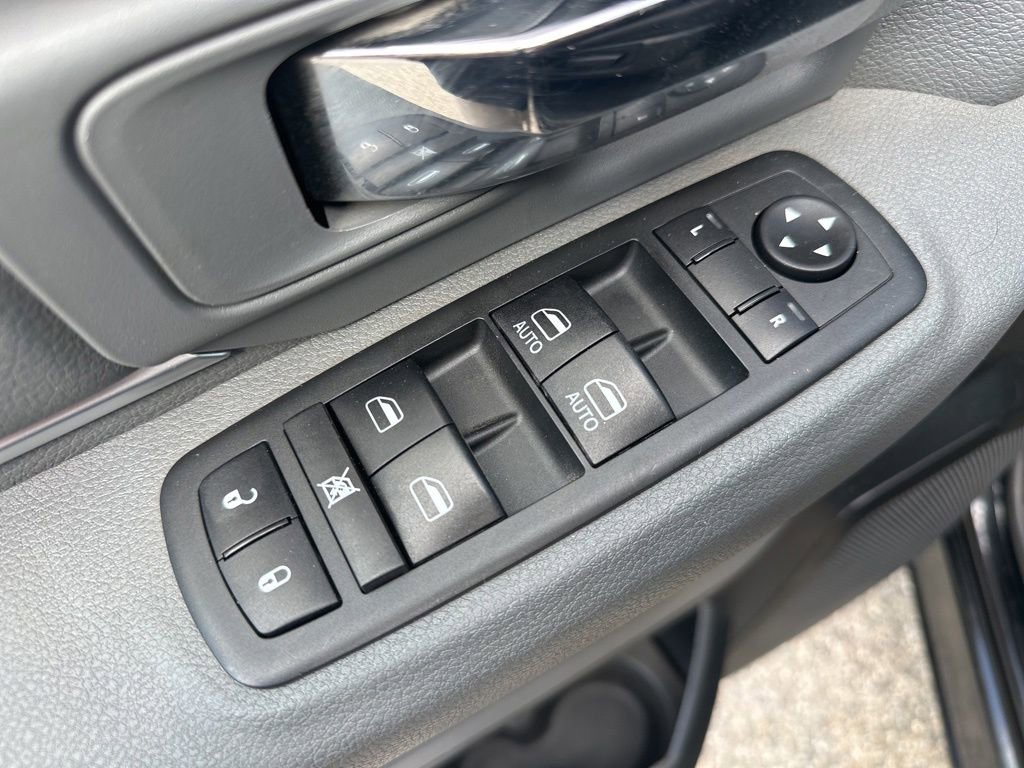 Used 2020 RAM 1500 Classic Warlock w/ Electronics Group AWD/4WD image 17