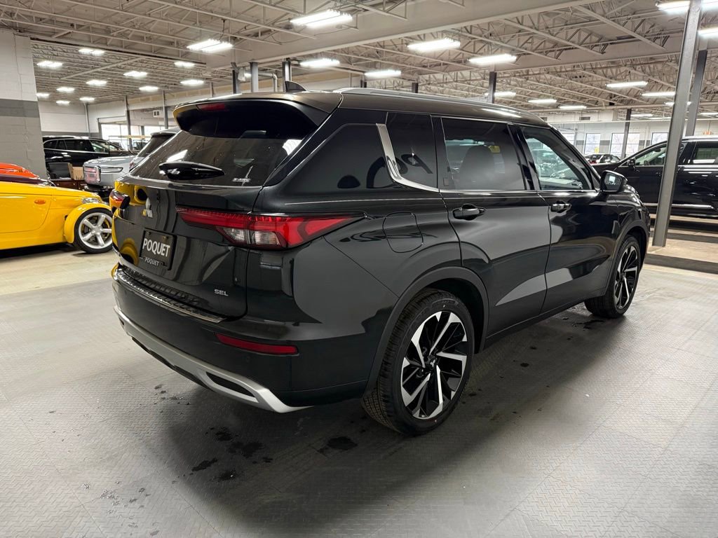 Used 2023 Mitsubishi Outlander SEL 40th Anniversary image 4