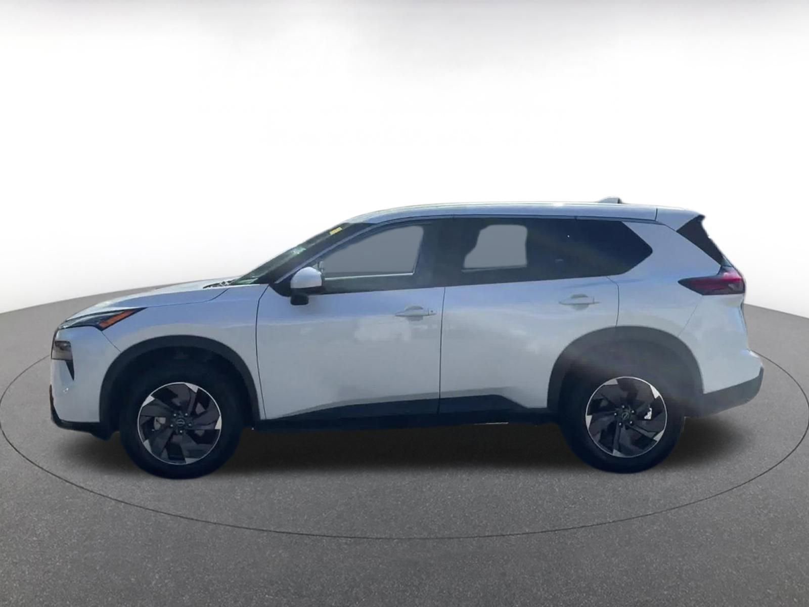 Used 2025 Nissan Rogue SV FWD image 8