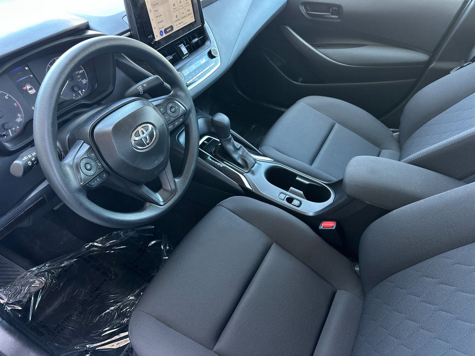 Used 2025 Toyota Corolla LE FWD image 9