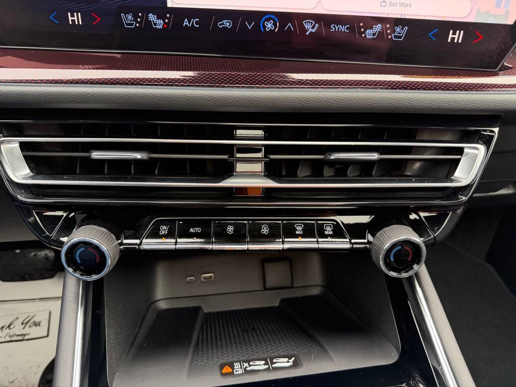 Used 2026 Chevrolet Traverse RS image 33