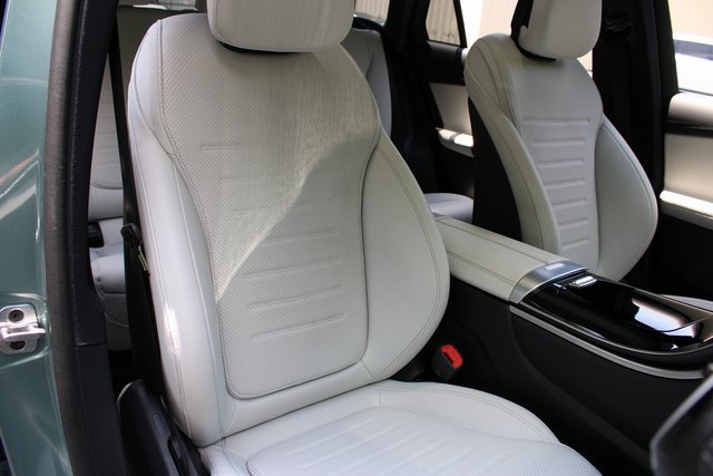 Used 2025 Mercedes-Benz GLC 350e 4MATIC w/ AMG Line image 14