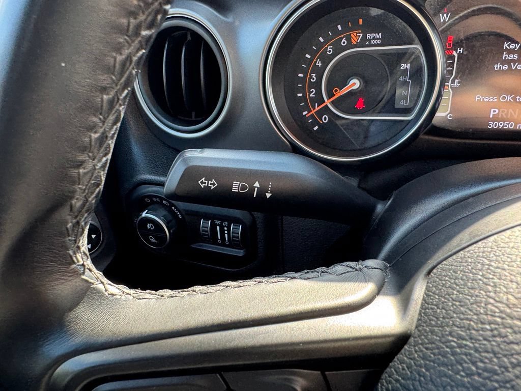 Used 2021 Jeep Gladiator Sport AWD/4WD image 21
