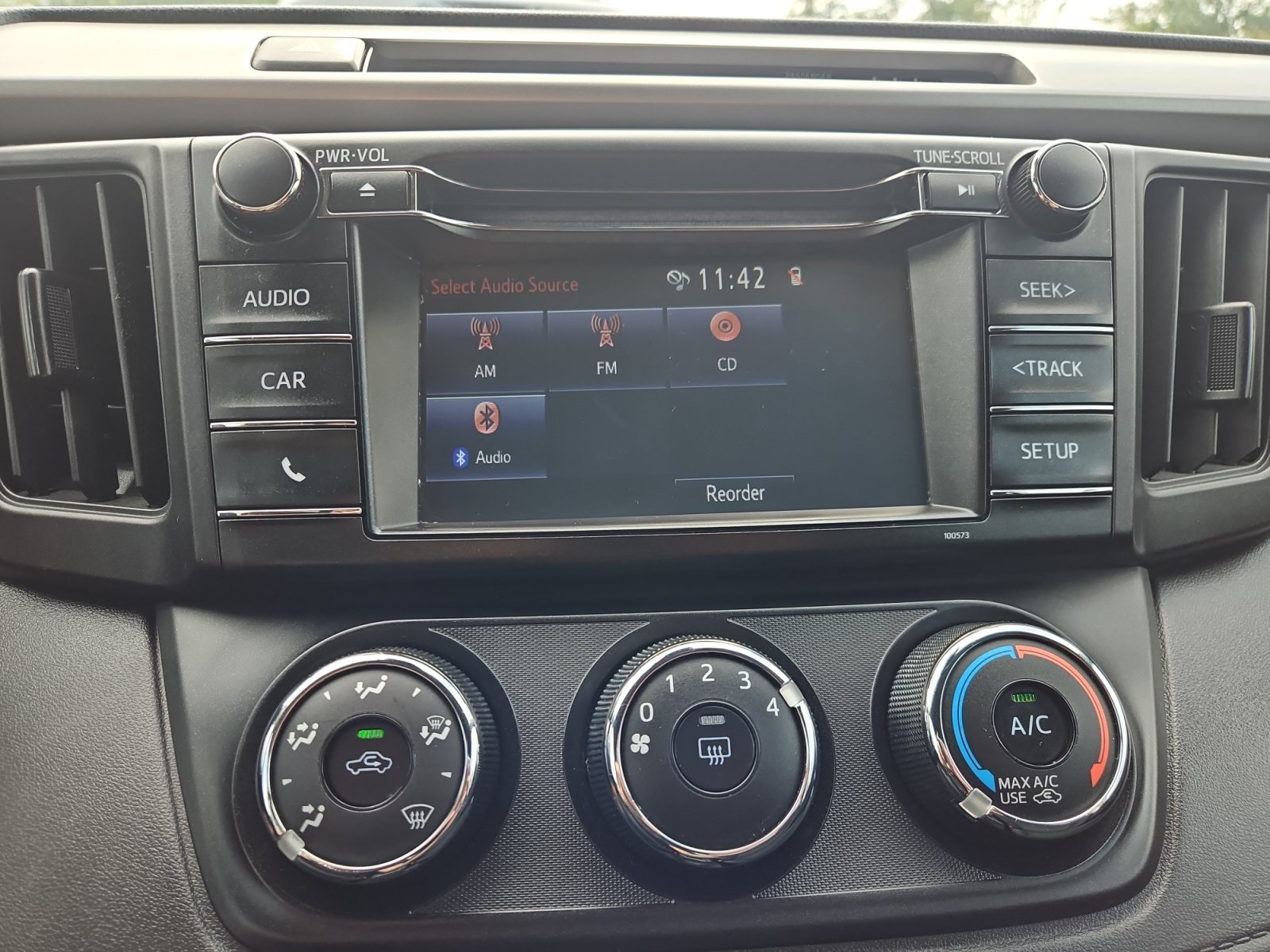 Used 2017 Toyota RAV4 LE w/ Carpet Mat Package AWD/4WD image 14