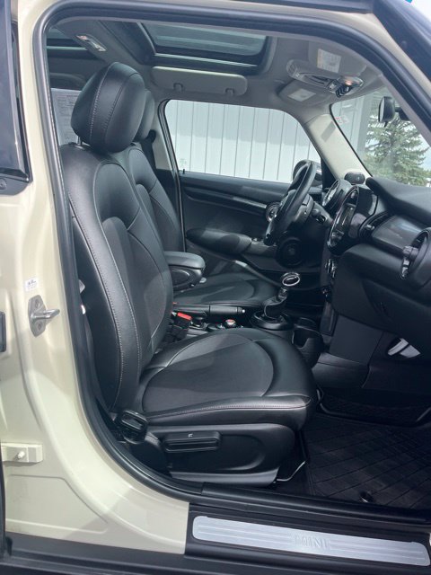 Used 2018 MINI Cooper 4-Door Hardtop FWD image 28
