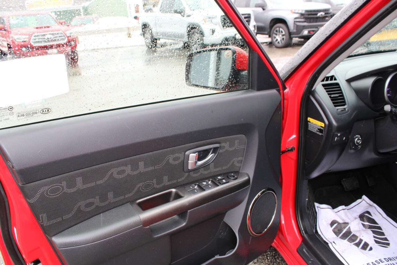 Used 2013 Kia Soul + w/ Audio Pkg image 15