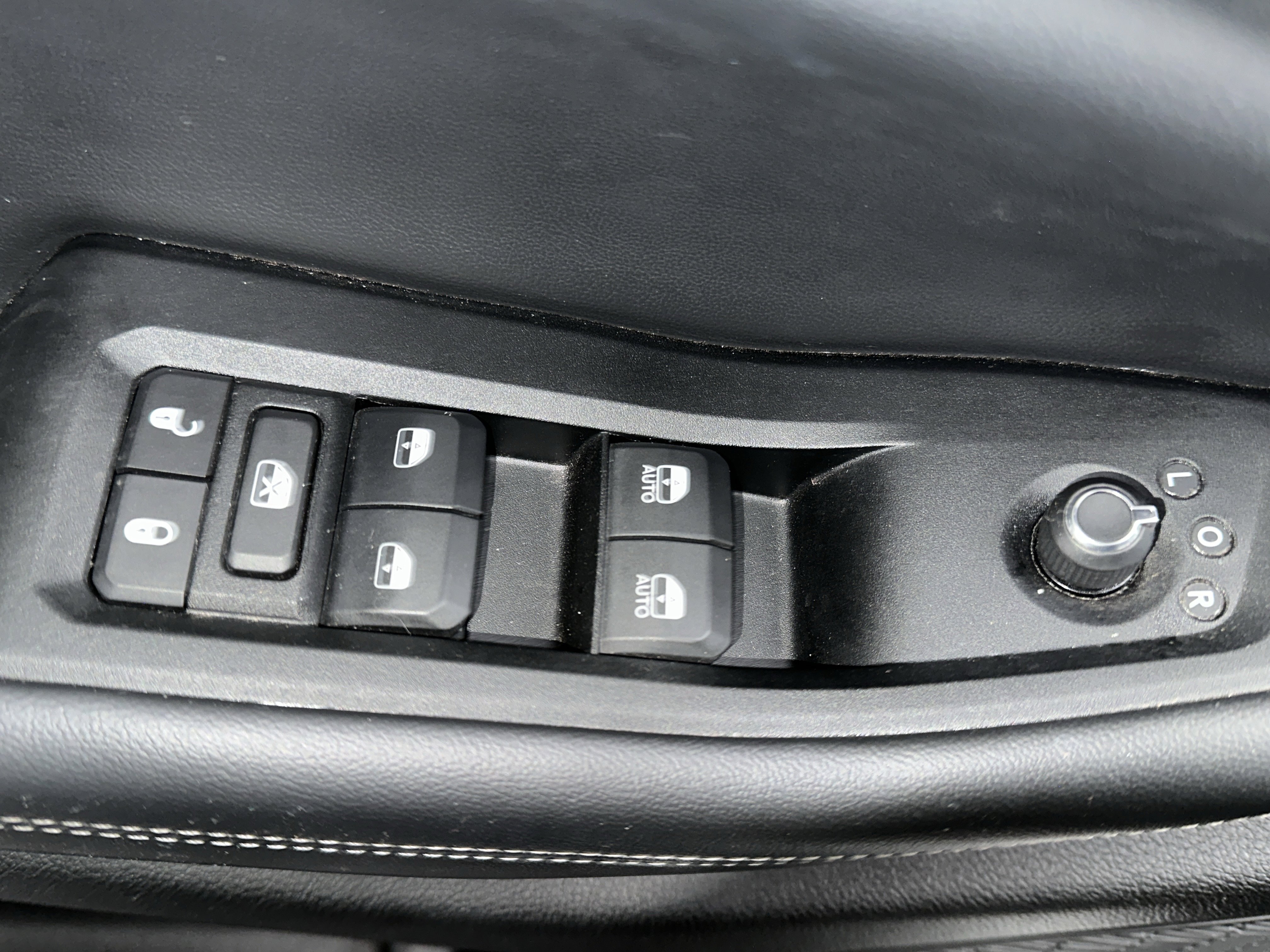 Used 2024 Jeep Grand Cherokee L Laredo image 19