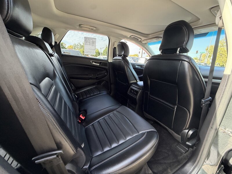 Used 2015 Ford Edge SEL w/ Equipment Group 201A AWD/4WD image 12
