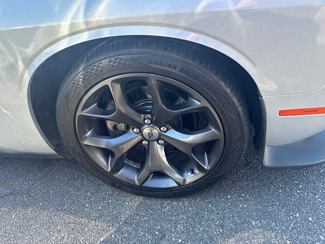 Used 2019 Dodge Challenger R/T w/ Driver Convenience Group RWD image 4