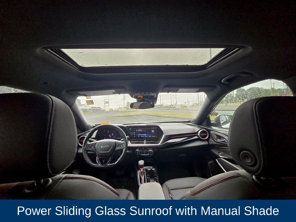 Used 2025 Chevrolet Trax RS w/ Sunroof Package FWD image 15