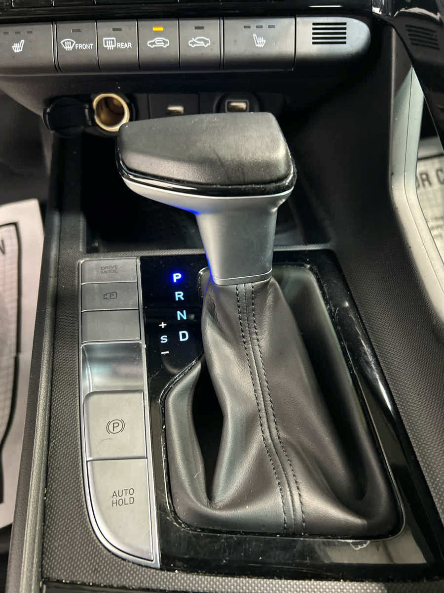 Used 2023 Hyundai Elantra SEL w/ Convenience Package FWD image 7