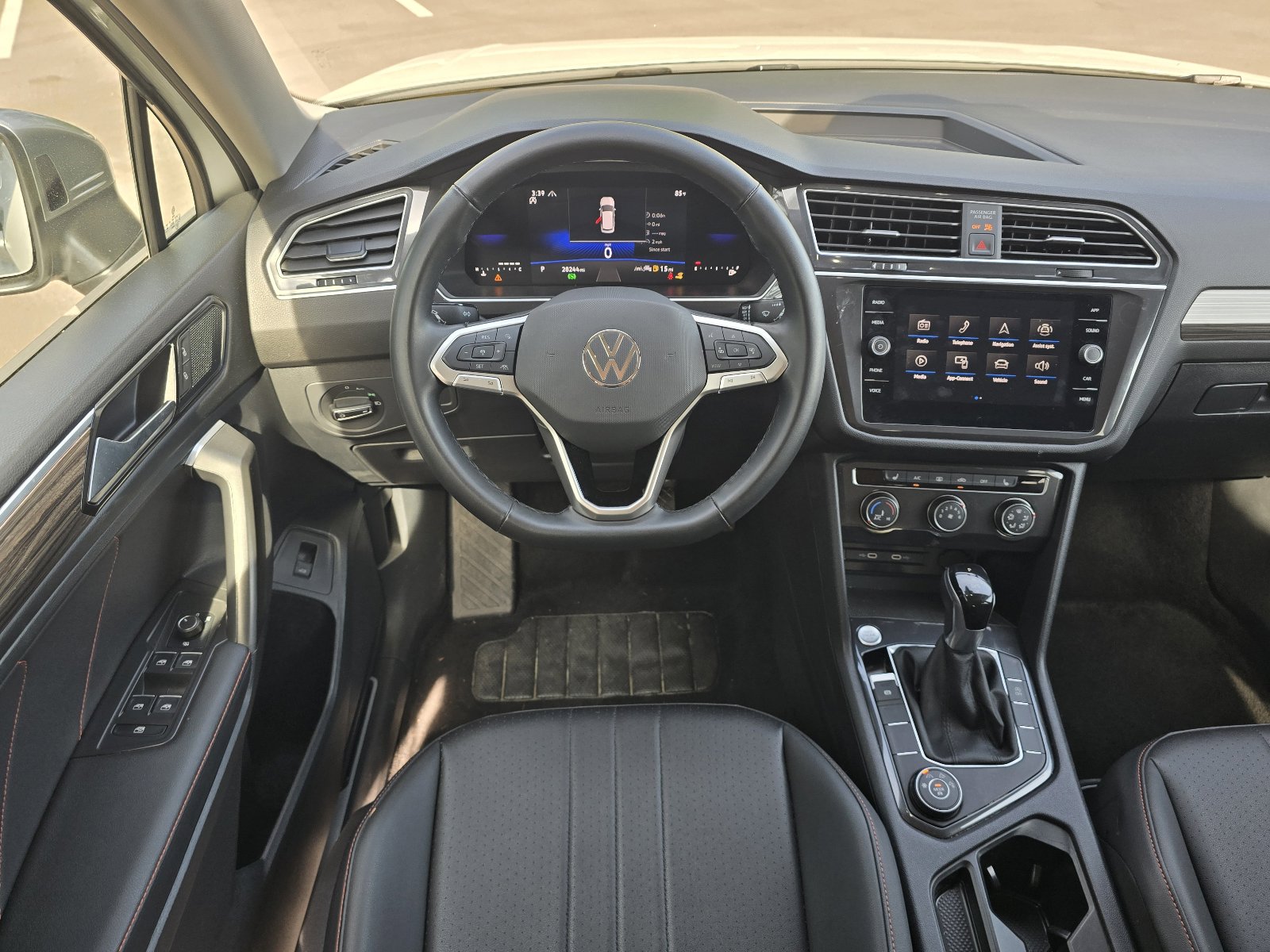 Used 2024 Volkswagen Tiguan Wolfsburg Edition AWD/4WD image 13