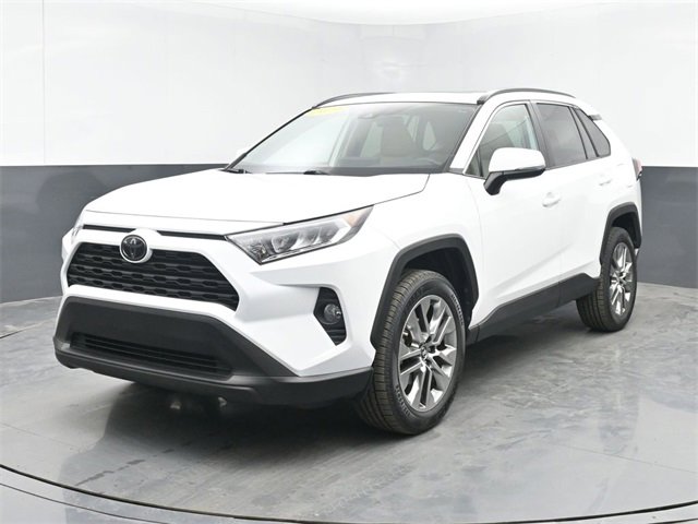 Used 2019 Toyota RAV4 XLE Premium image 5