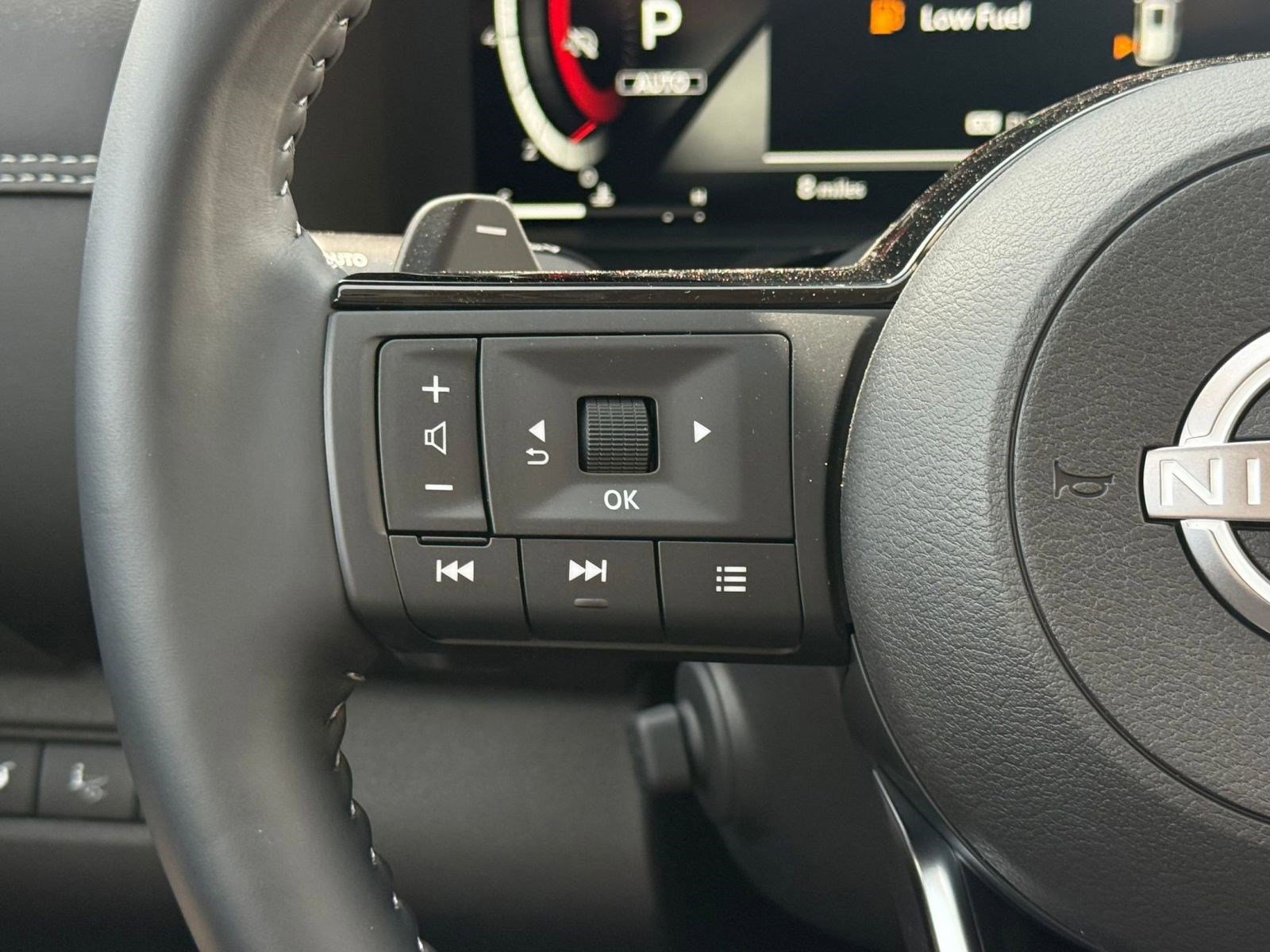 New 2025 Nissan Pathfinder Platinum image 14