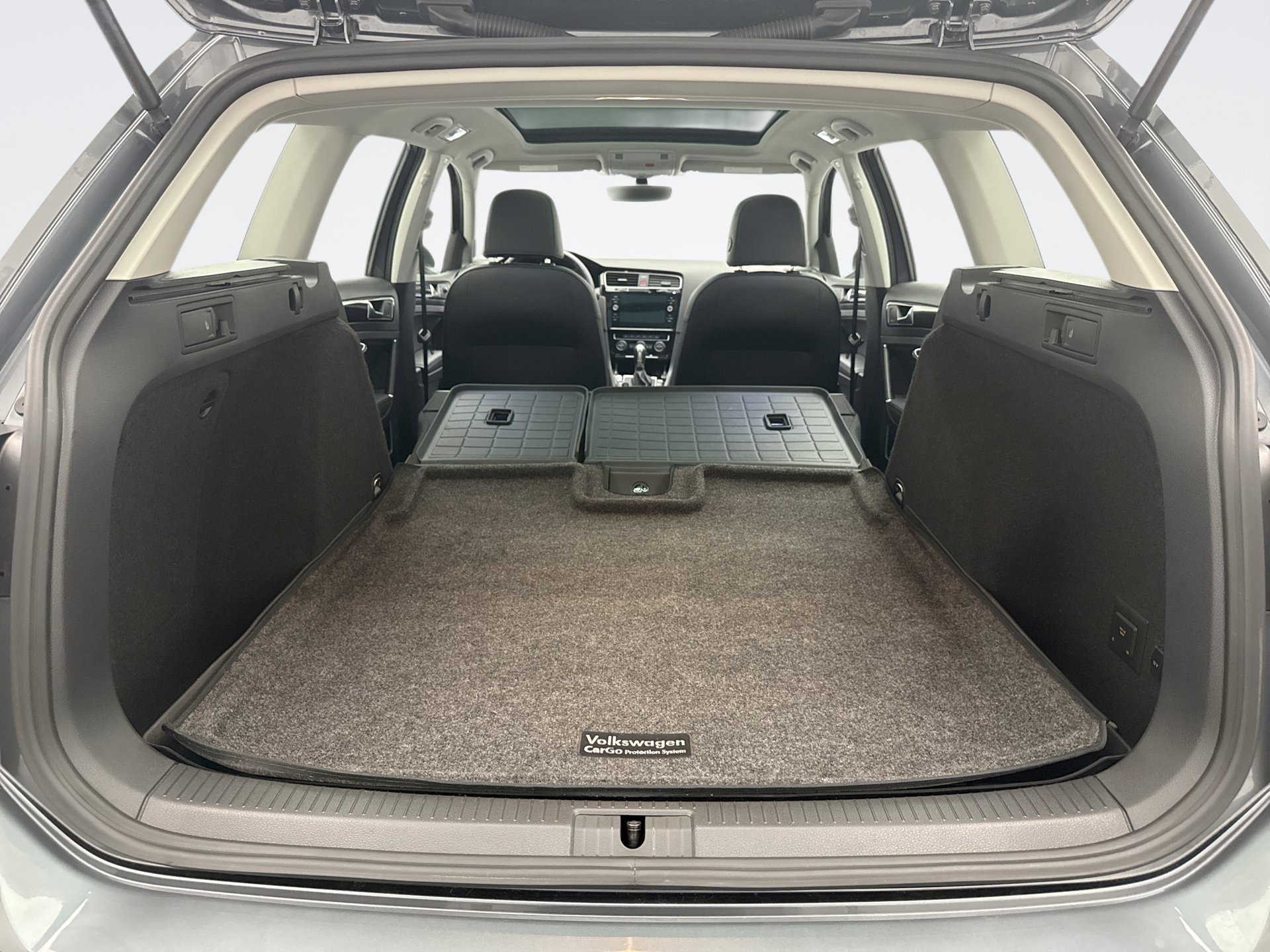 Used 2018 Volkswagen Golf SEL FWD image 23
