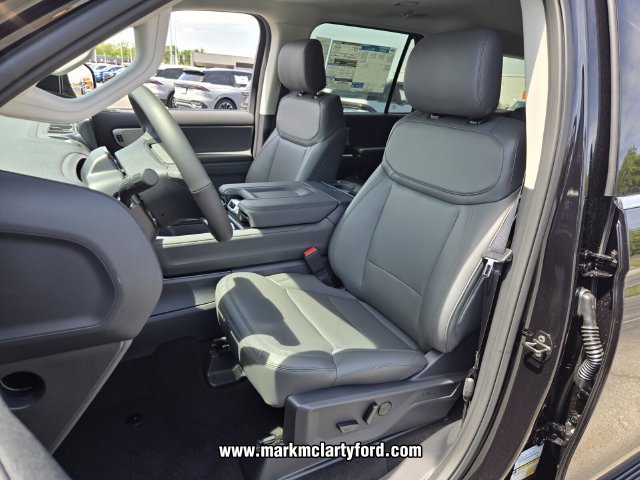 New 2026 Ford Expedition Active RWD image 6