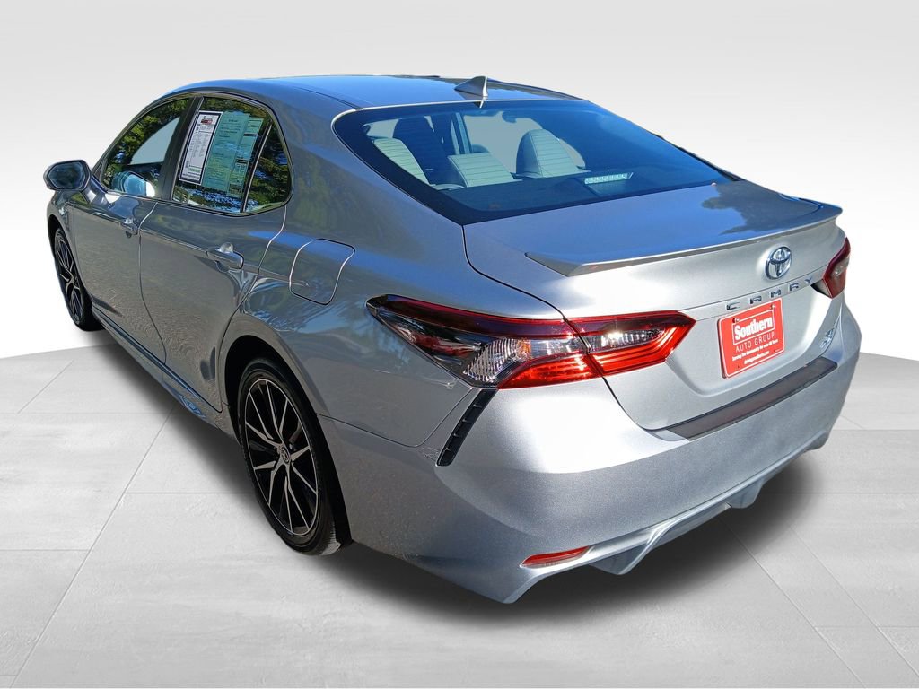 Used 2024 Toyota Camry SE image 7