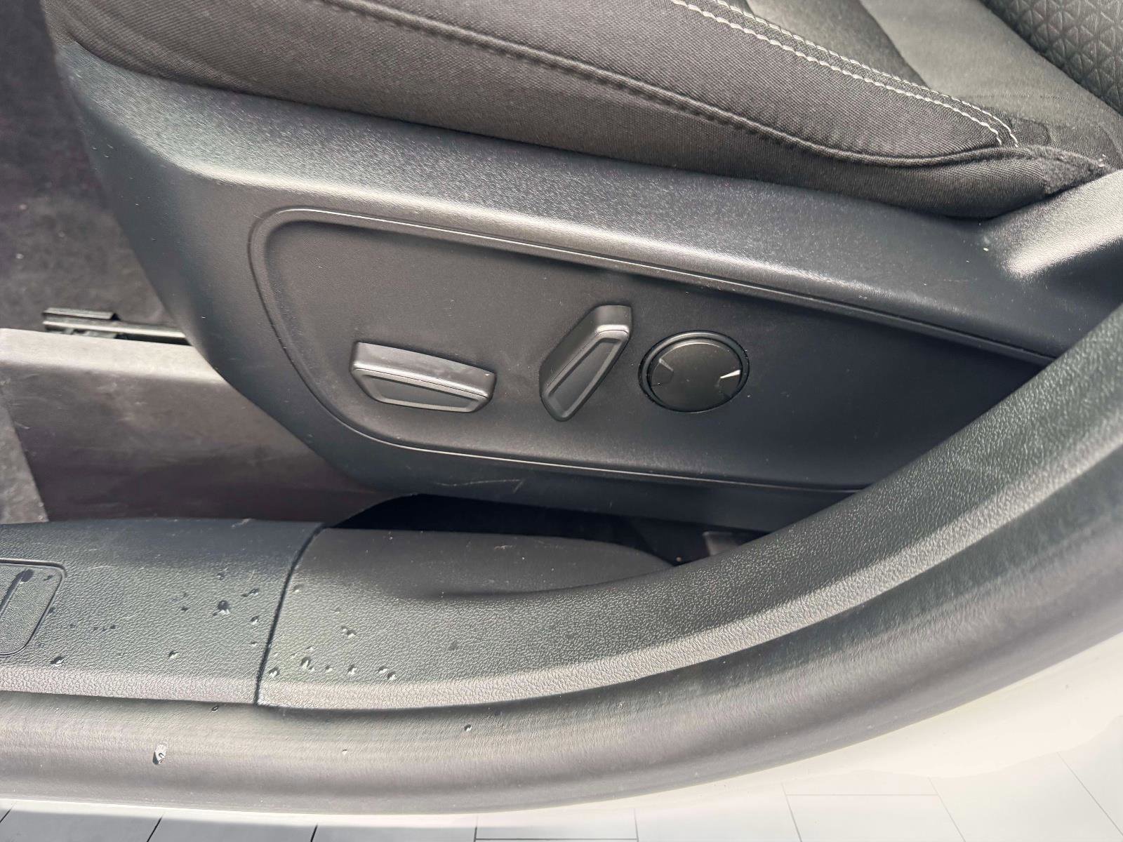 Used 2024 Ford Escape Active AWD/4WD image 20