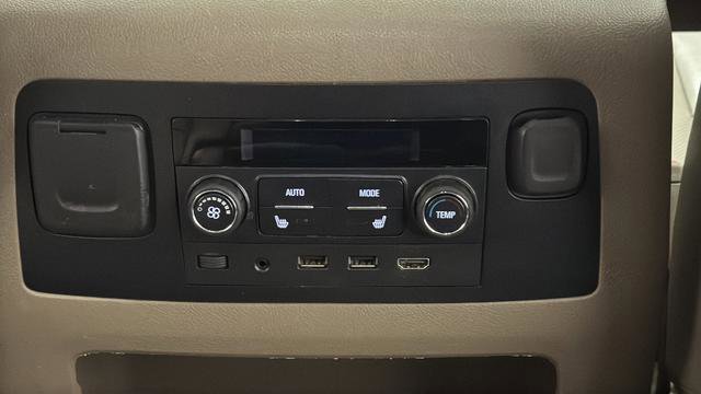 Used 2020 Chevrolet Suburban Premier AWD/4WD image 35