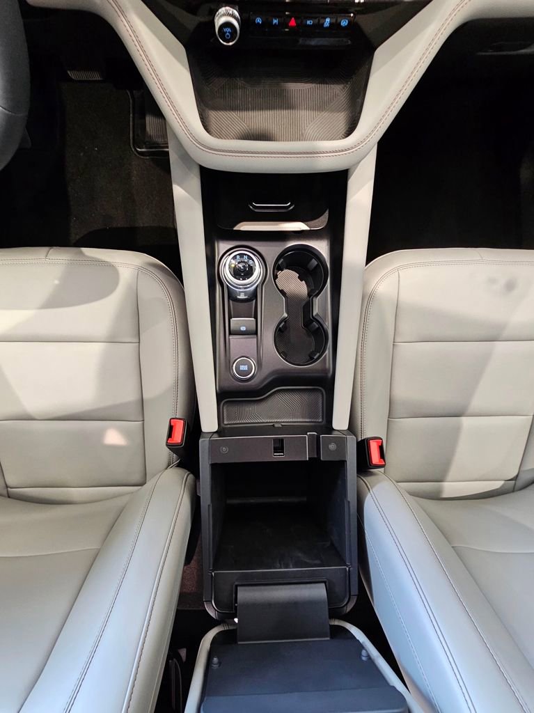New 2025 Ford Explorer Active w/ Active Comfort Package image 21