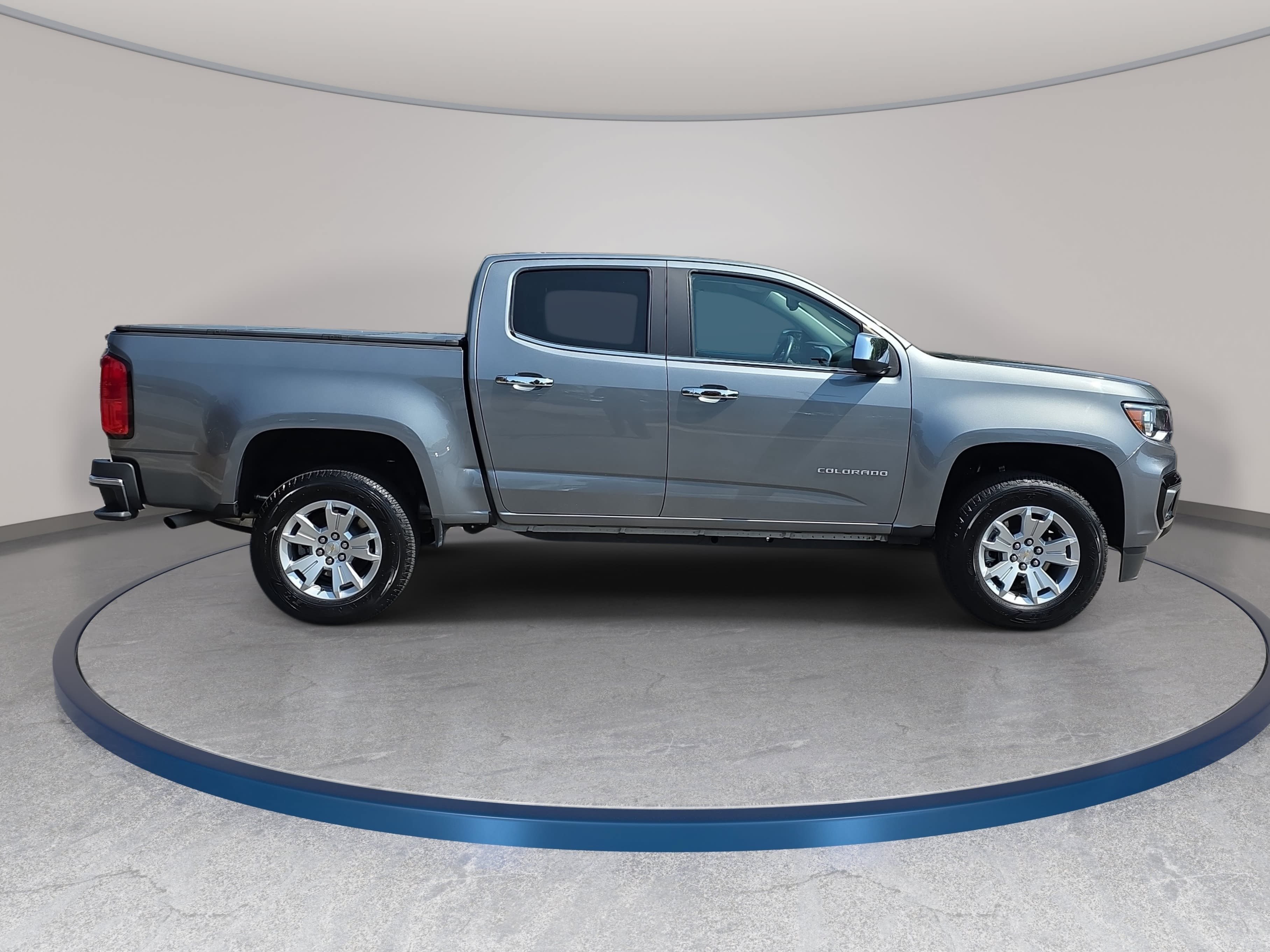 Used 2022 Chevrolet Colorado LT w/ Luxury Package RWD image 4