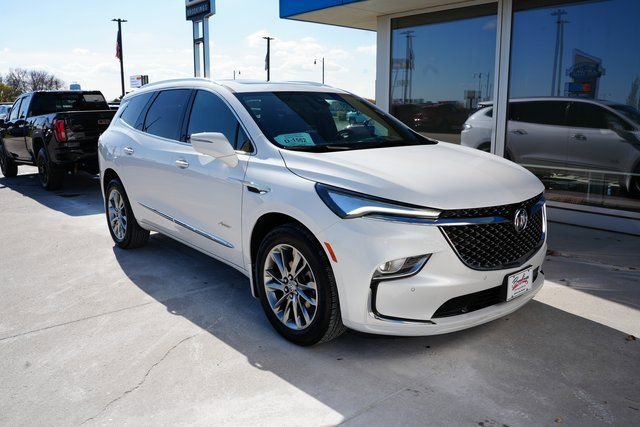 Used 2024 Buick Enclave Avenir image 37
