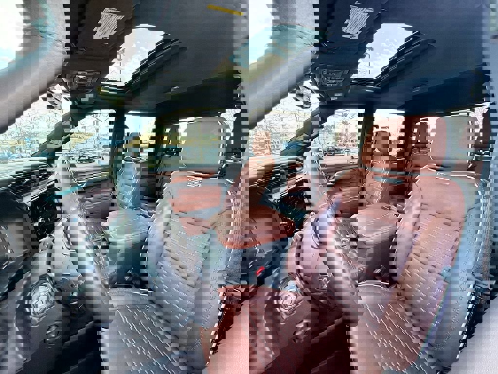 Used 2024 GMC Sierra 1500 Denali Ultimate image 10