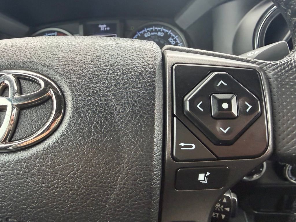 Used 2023 Toyota Tacoma TRD Off-Road image 17