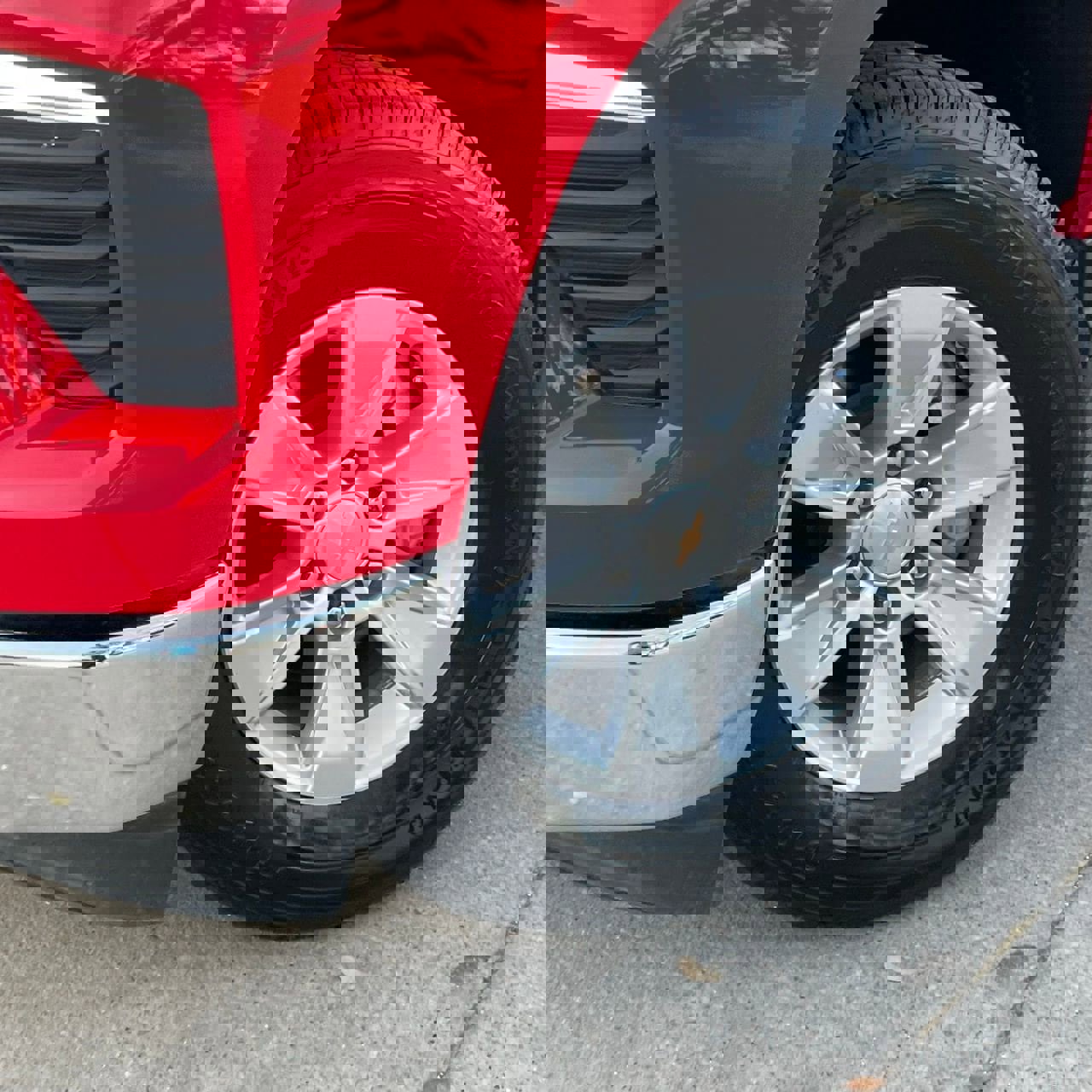 Used 2025 Chevrolet Silverado 1500 LT image 8