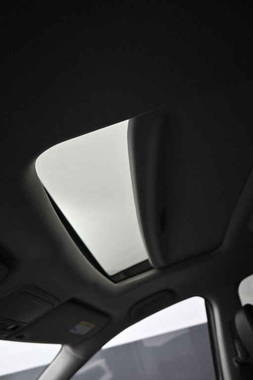 Certified 2022 Honda Pilot Touring image 18