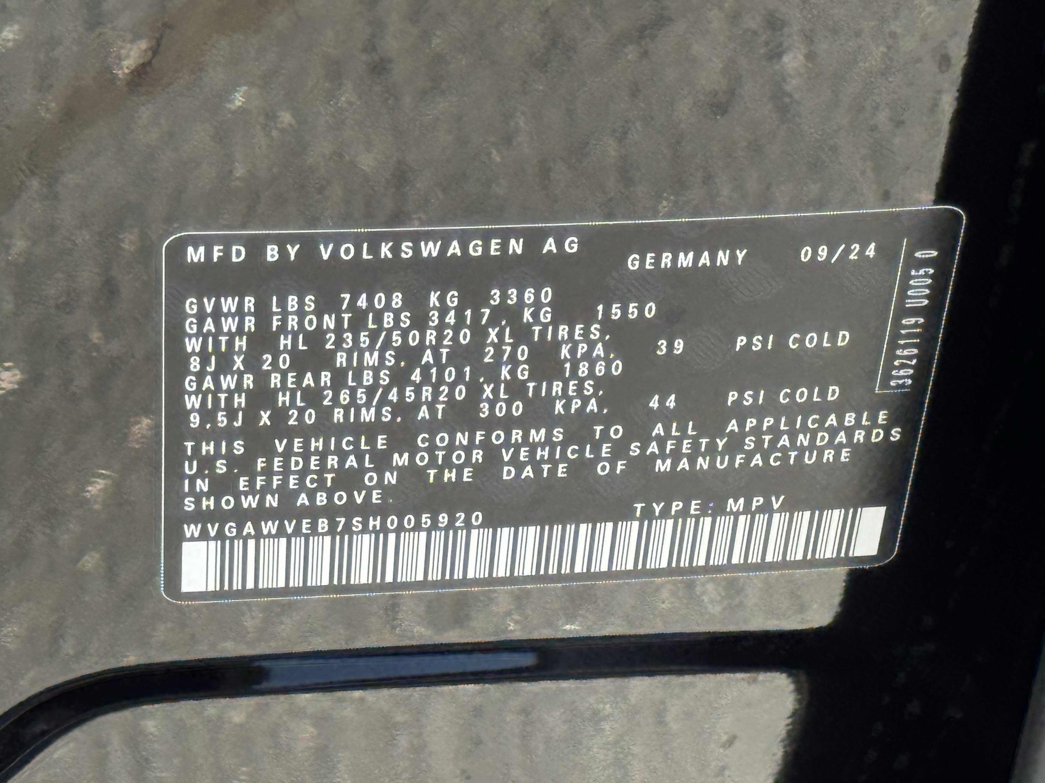 Used 2025 Volkswagen ID. Buzz Pro S image 41