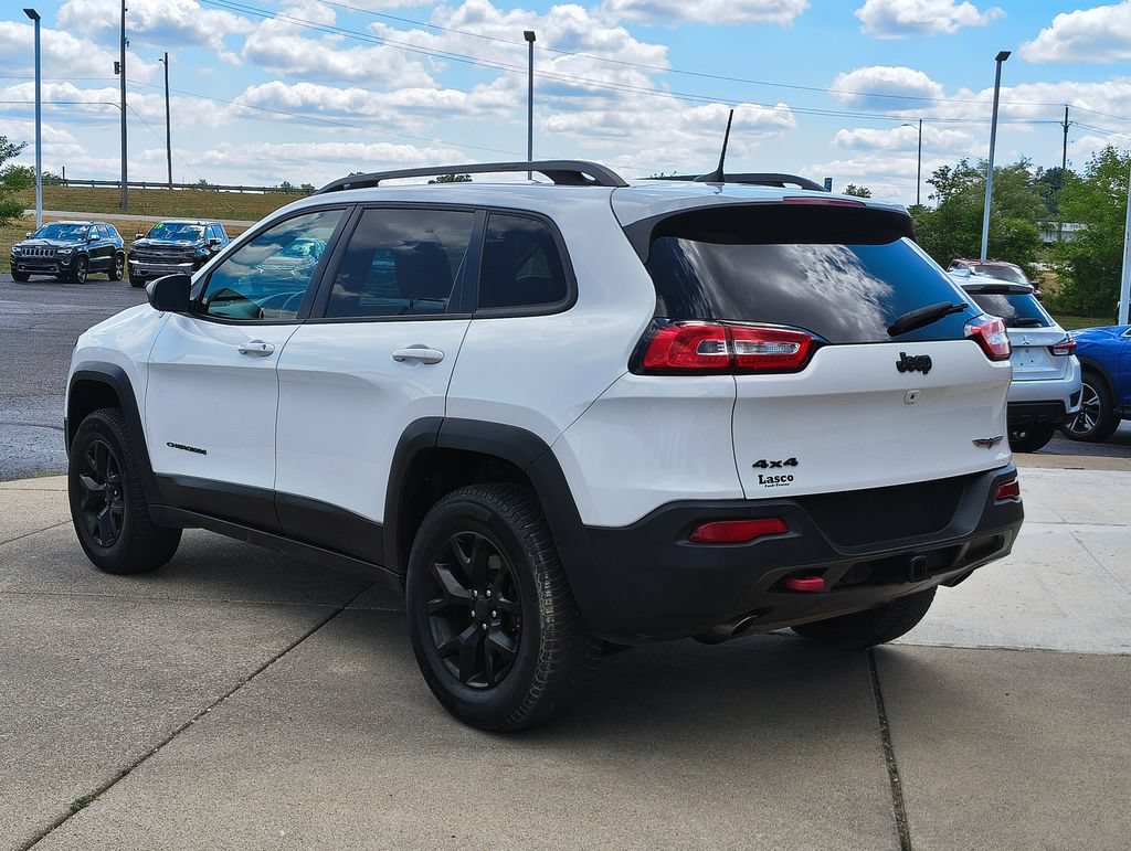 Used 2016 Jeep Cherokee Trailhawk w/ Leather Interior Group AWD/4WD image 19