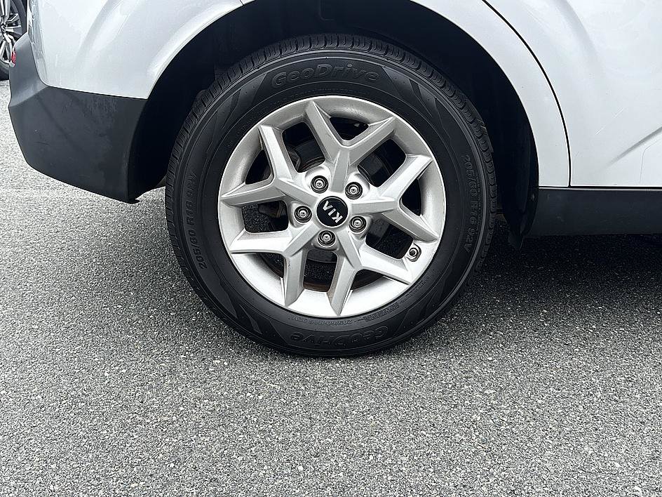 Used 2020 Kia Soul S FWD image 12