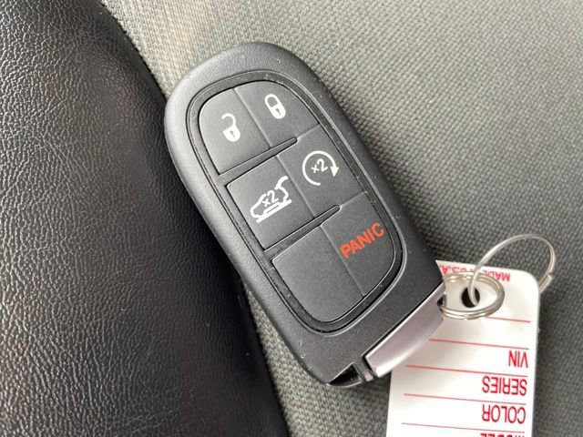 Used 2022 Jeep Cherokee Trailhawk w/ Comfort/Convenience Group image 23