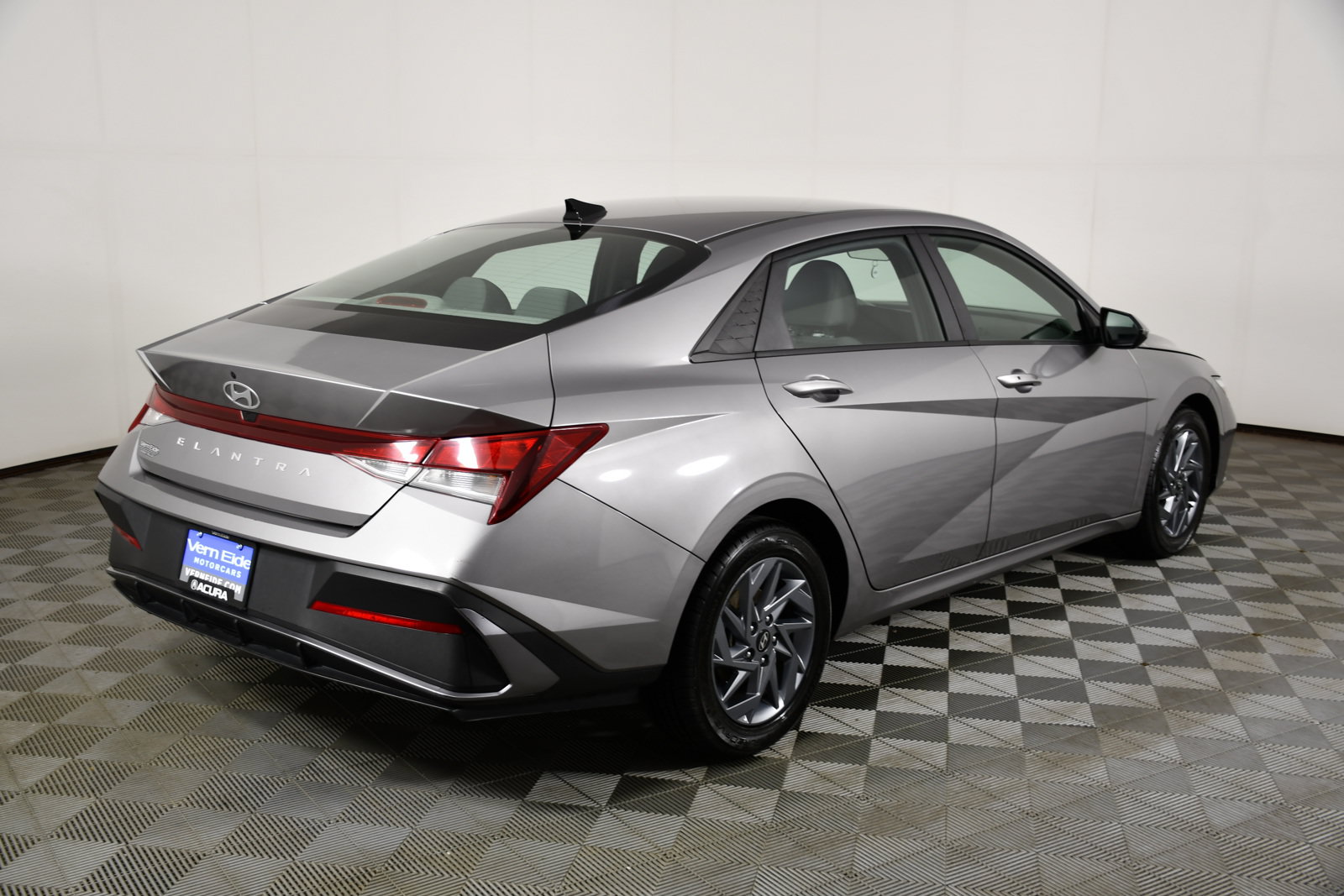 Used 2024 Hyundai Elantra SEL FWD image 6