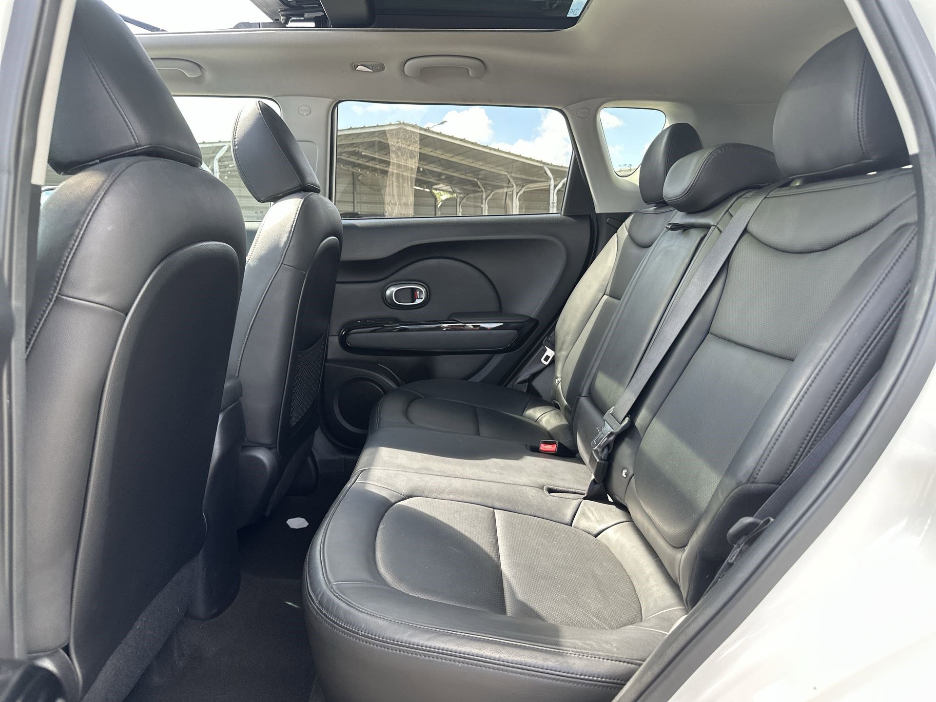 Used 2016 Kia Soul ! w/ Premium Package image 23