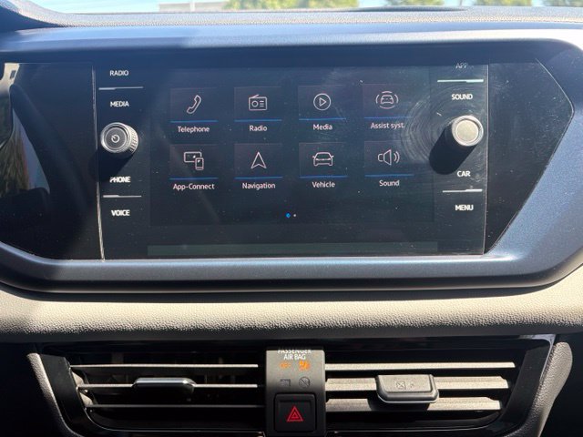 Used 2023 Volkswagen Taos SE w/ Panoramic Sunroof Package FWD image 28