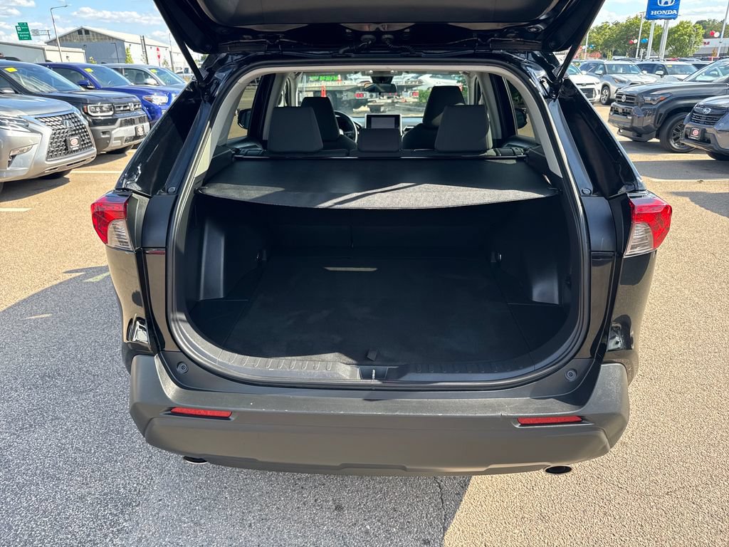 Used 2024 Toyota RAV4 XLE FWD image 7