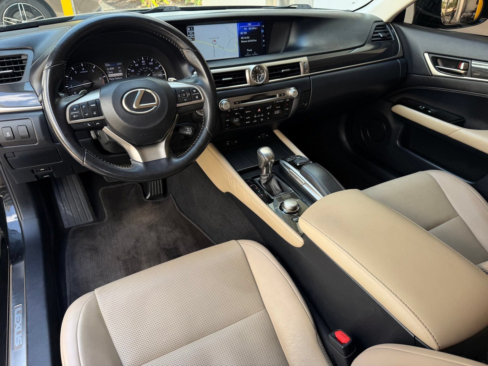 Used 2016 Lexus GS 200t w/ Premium Package RWD image 2